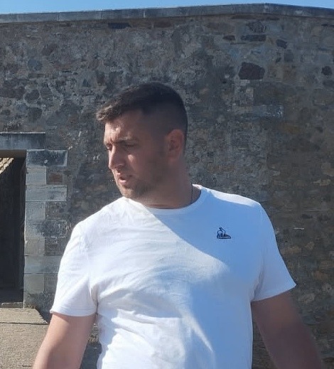 Profil von Abrar