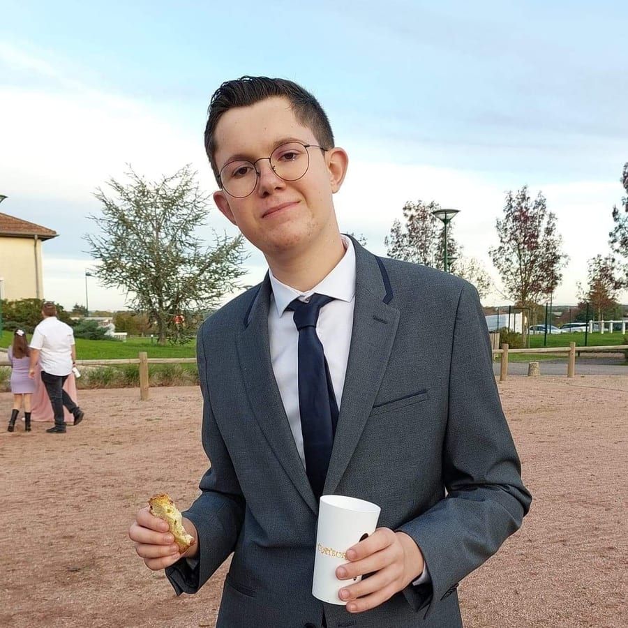 Profil von Nasir